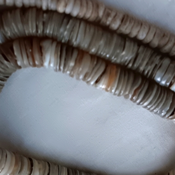 Shell necklaces - Picture 5 of 16